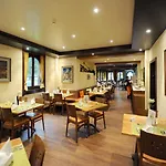 فندق Alpine Perren 3*