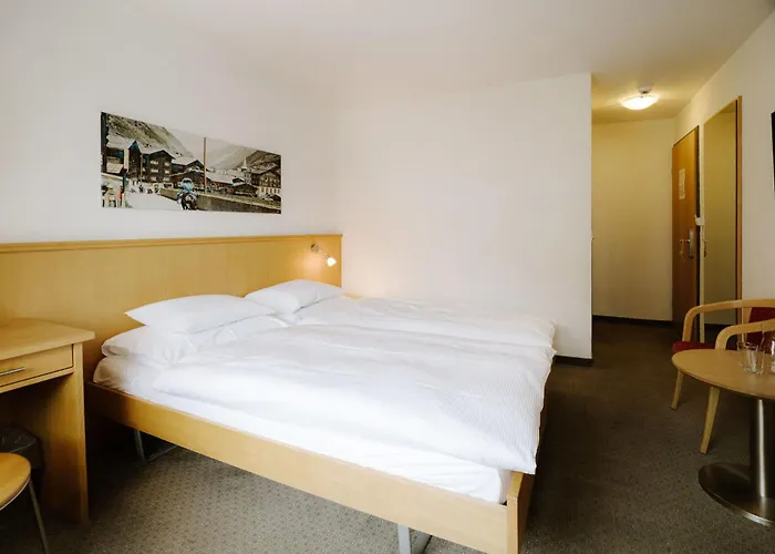 ホテル Alpine Perren