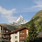 Szálloda Alpine Perren