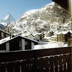 Alpine Perren Szálloda 3*